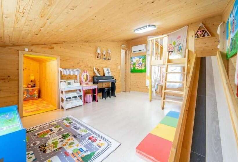 פנסיון Jeju Jejue Meomulda