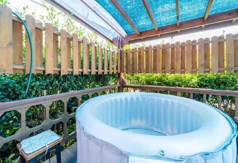 פנסיון Jeju Jejue Meomulda