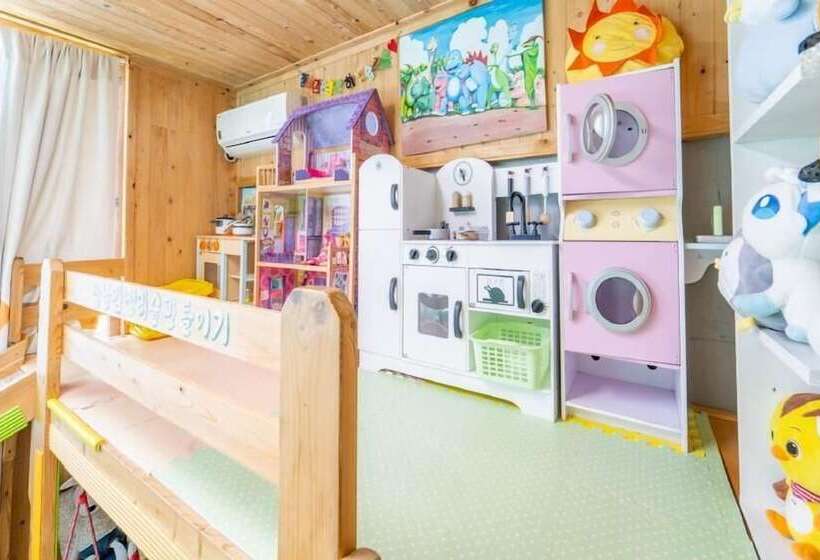 פנסיון Jeju Jejue Meomulda