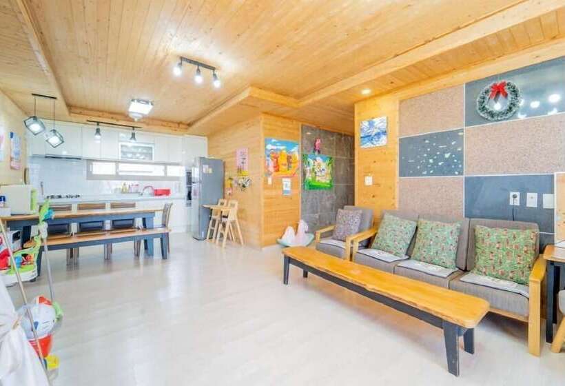 פנסיון Jeju Jejue Meomulda