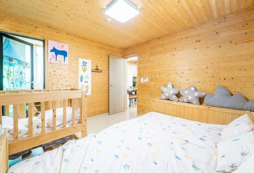 פנסיון Jeju Jejue Meomulda