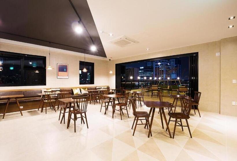 Motel Brown Dot Busan Station Sky Garden