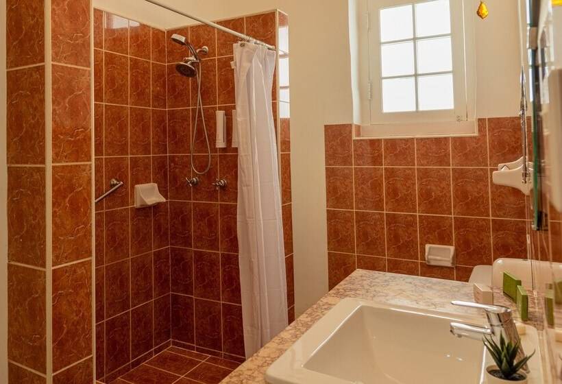 پانسیون Hostal Calis Habana