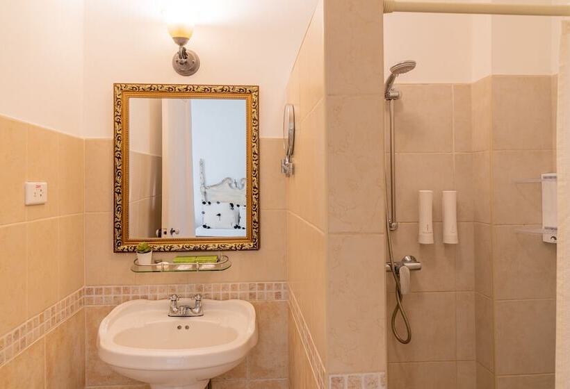 پانسیون Hostal Calis Habana