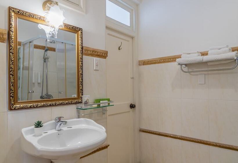 پانسیون Hostal Calis Habana