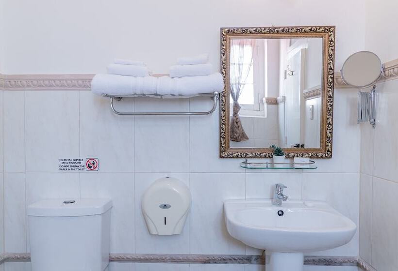 پانسیون Hostal Calis Habana