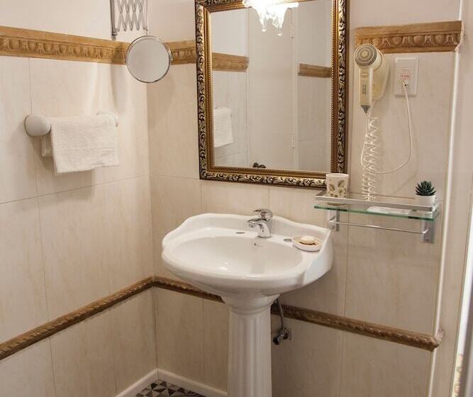 پانسیون Hostal Calis Habana