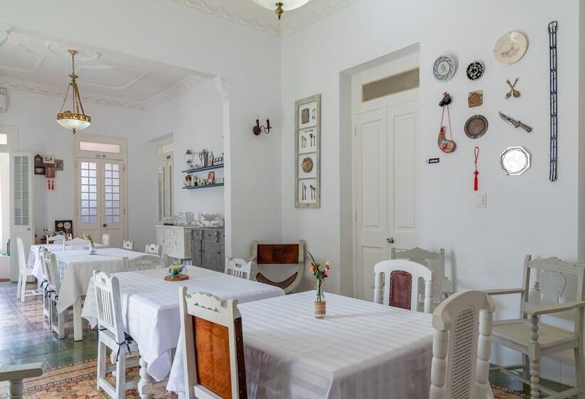 پانسیون Hostal Calis Habana