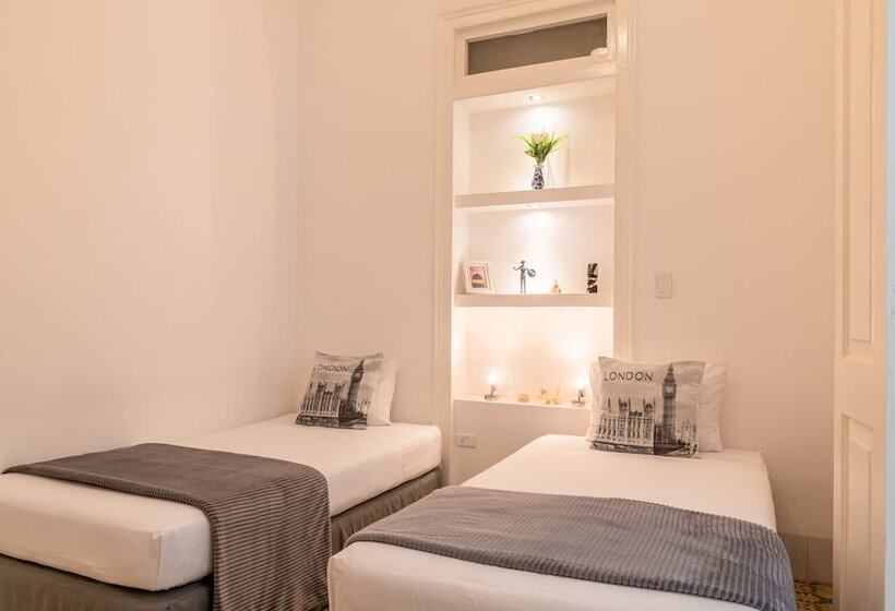 پانسیون Hostal Calis Habana