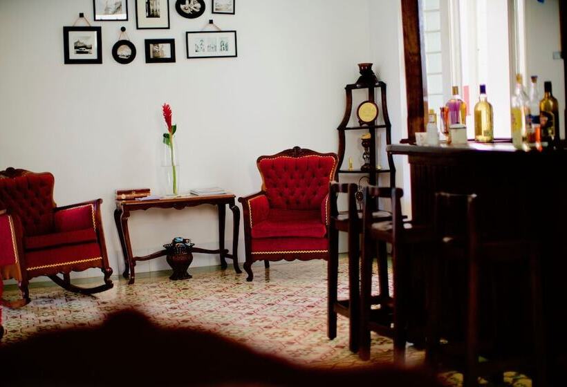 پانسیون Hostal Calis Habana