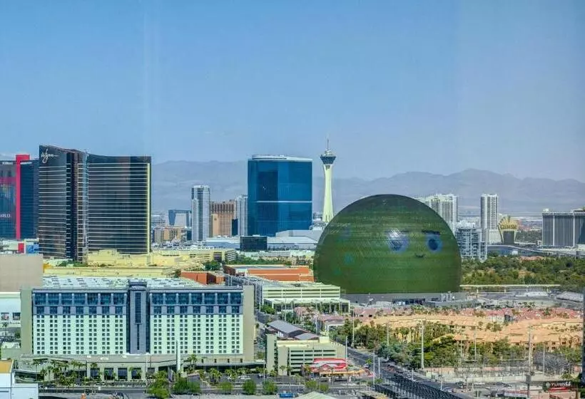 The Fantasy Suite Mgm Signature Pool View
