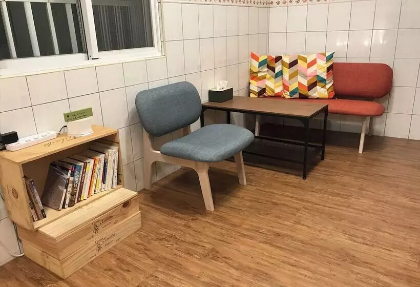 تختخواب و صبحانه Liuqiu Cozy Room