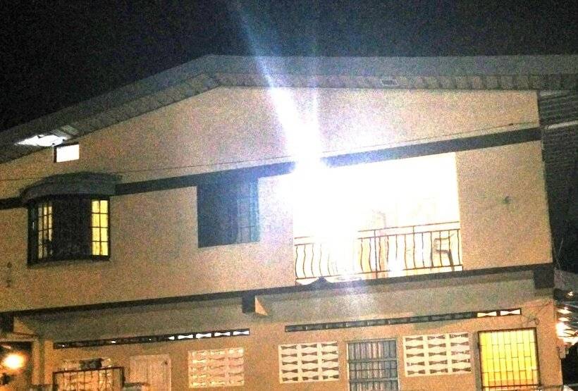 تختخواب و صبحانه Major Key Property