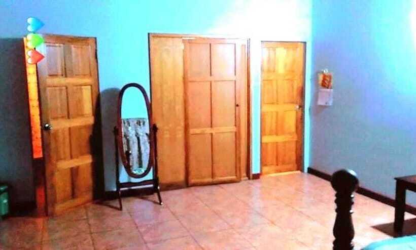 تختخواب و صبحانه Major Key Property