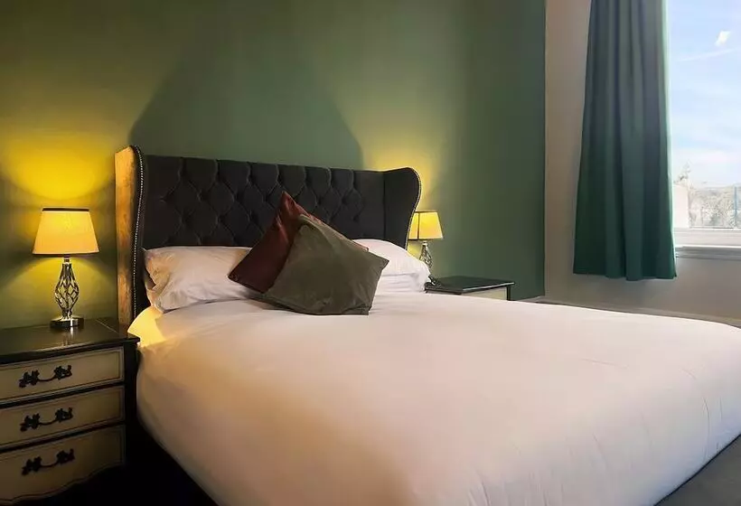 Aamiaismajoitus (B&B) Station Lounge & Rooms