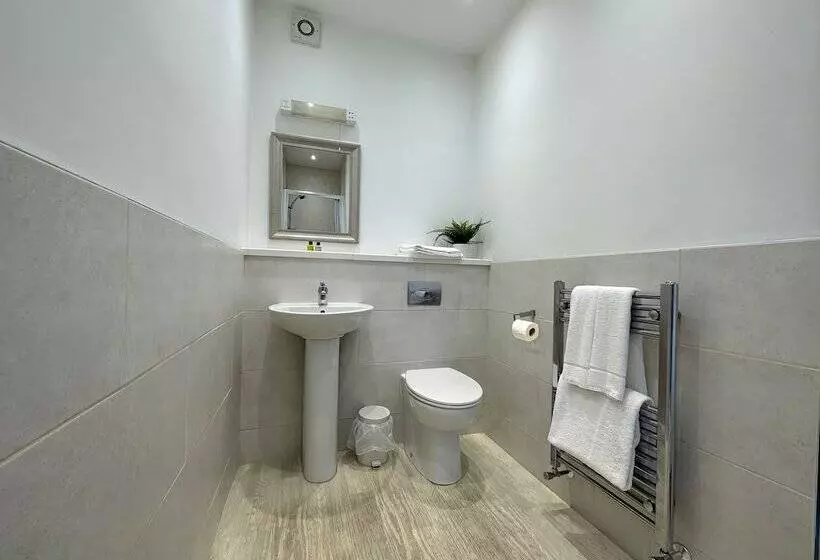 Aamiaismajoitus (B&B) Station Lounge & Rooms