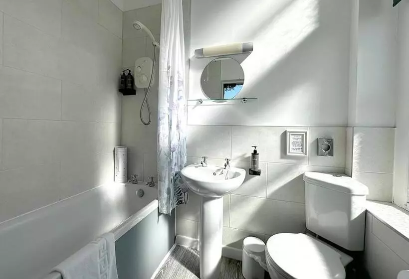 Aamiaismajoitus (B&B) Station Lounge & Rooms