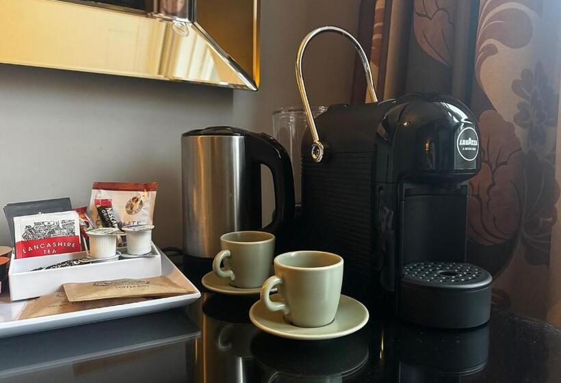 ベッドアンドブレックファースト Station Lounge & Rooms