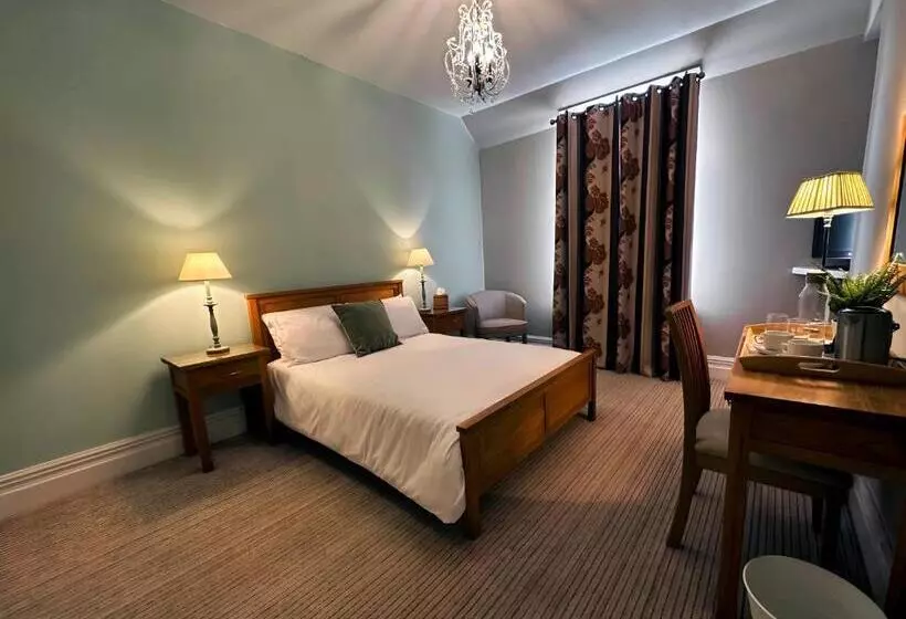 Aamiaismajoitus (B&B) Station Lounge & Rooms