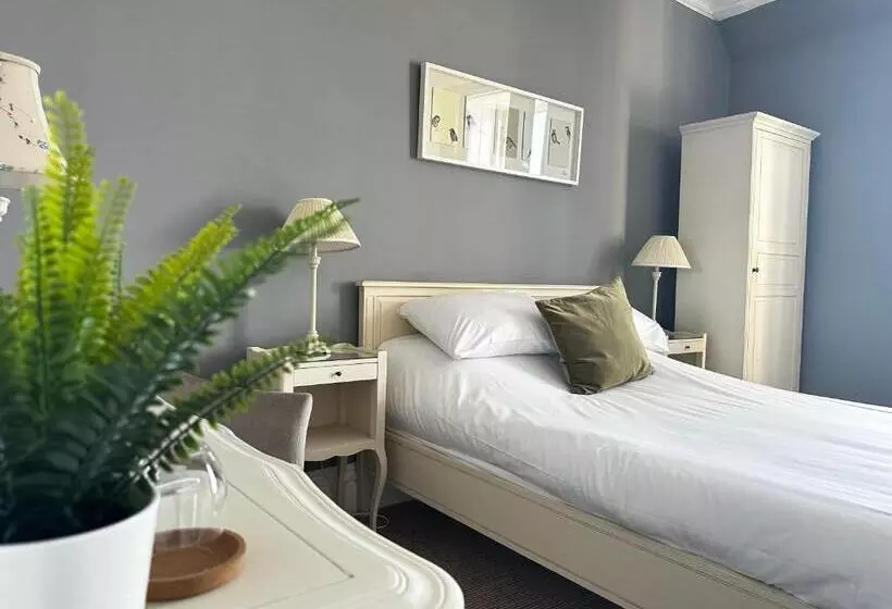 Aamiaismajoitus (B&B) Station Lounge & Rooms