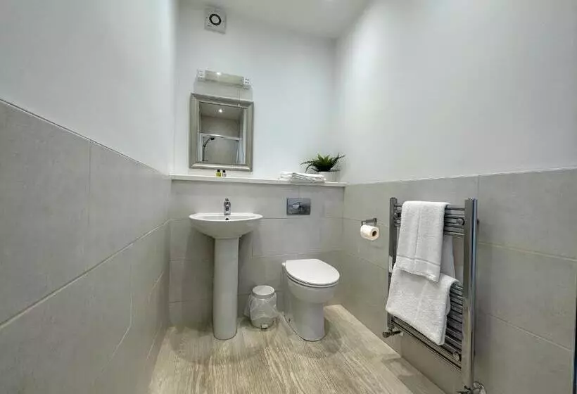 Aamiaismajoitus (B&B) Station Lounge & Rooms