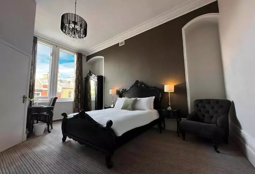 Aamiaismajoitus (B&B) Station Lounge & Rooms