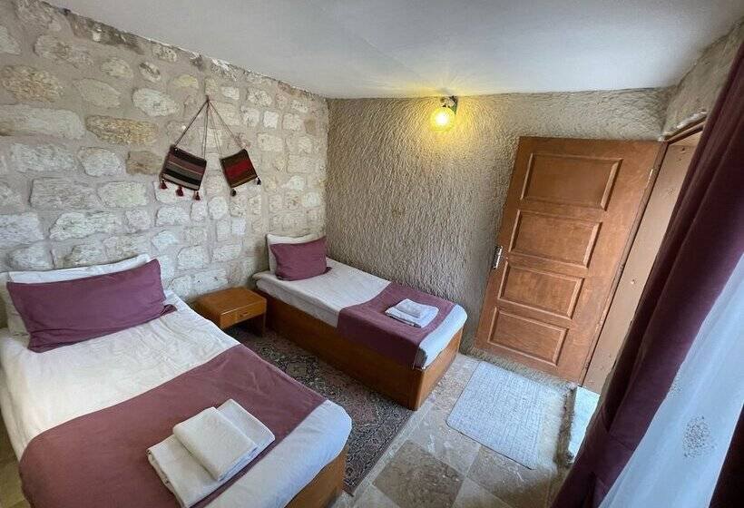 هاستل Dede Cave Konak