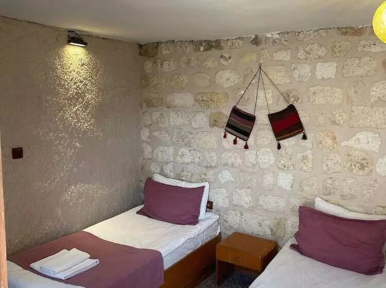 هاستل Dede Cave Konak