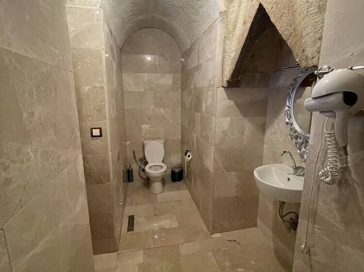 هاستل Dede Cave Konak