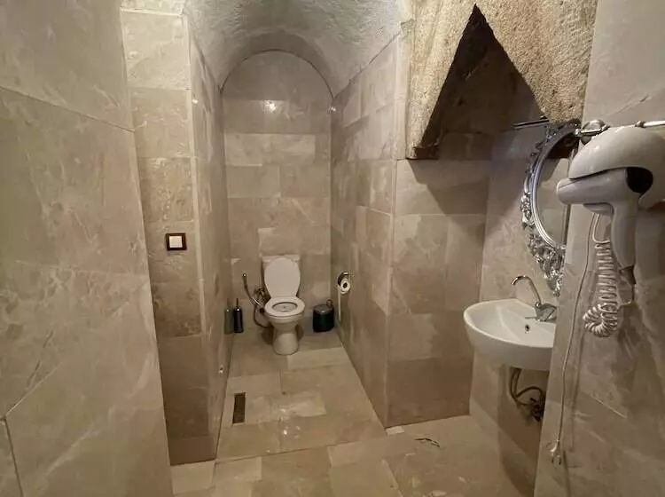 هاستل Dede Cave Konak