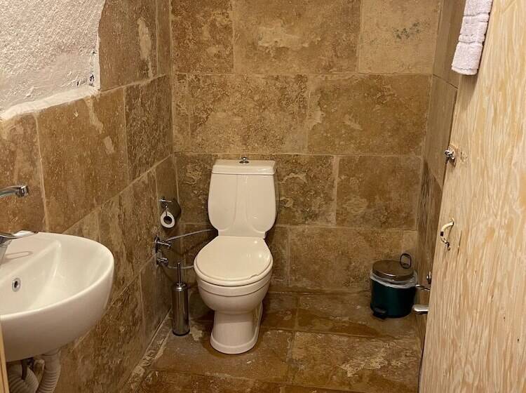 هاستل Dede Cave Konak