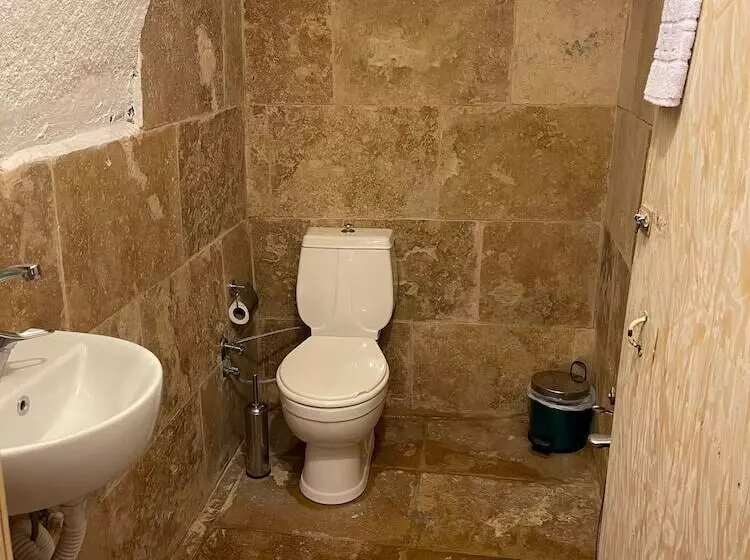 هاستل Dede Cave Konak