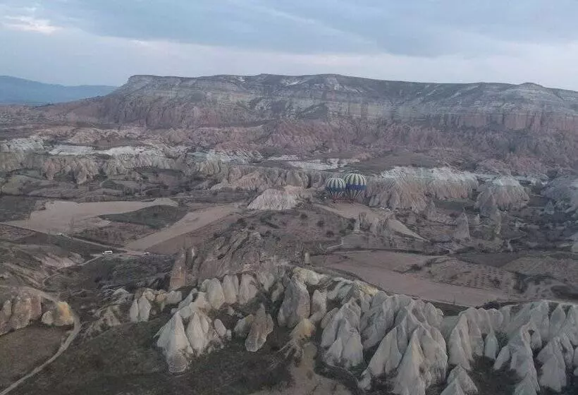 هاستل Dede Cave Konak