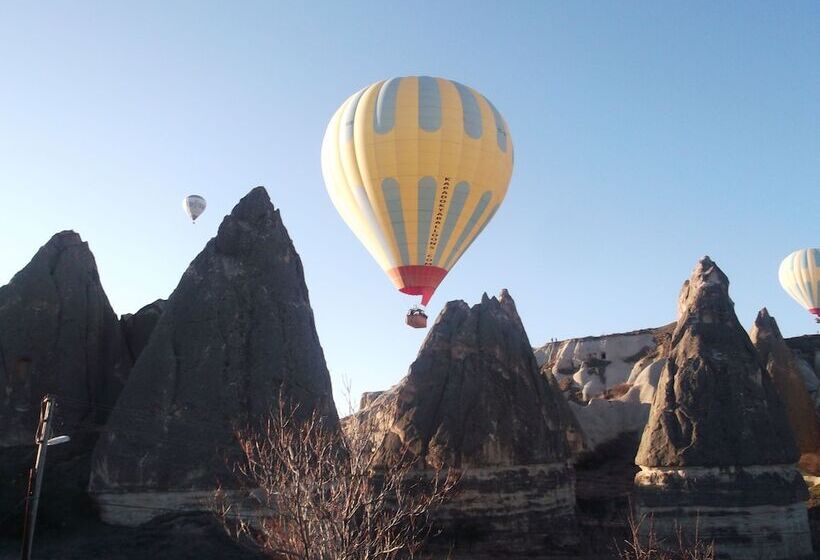 هاستل Dede Cave Konak