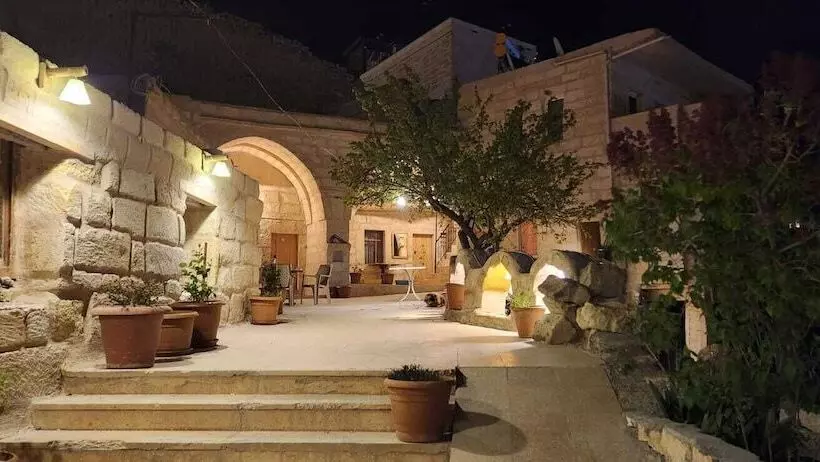 هاستل Dede Cave Konak