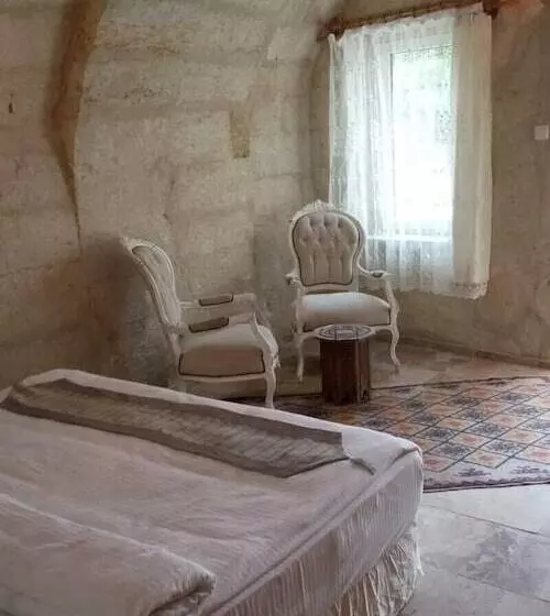 هاستل Dede Cave Konak