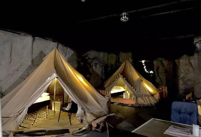ホテル Basecamp Nord   Indoor Camping