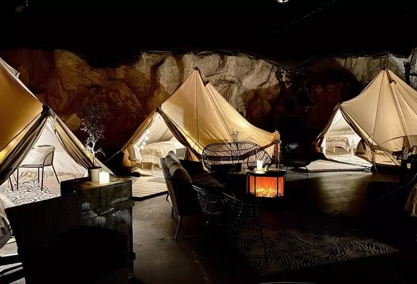ホテル Basecamp Nord   Indoor Camping