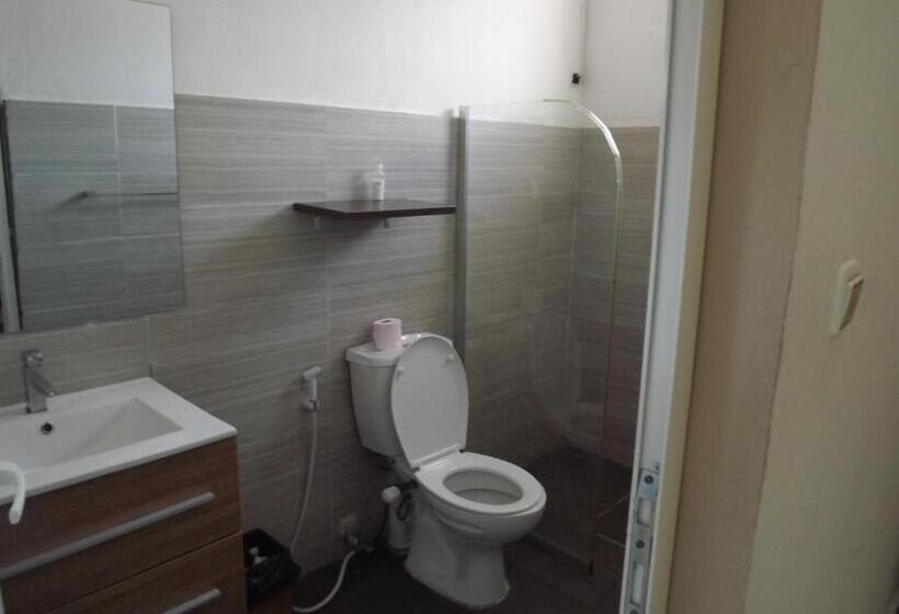 هتل Hôtel La Grillade