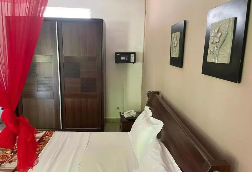 هتل Hôtel La Grillade