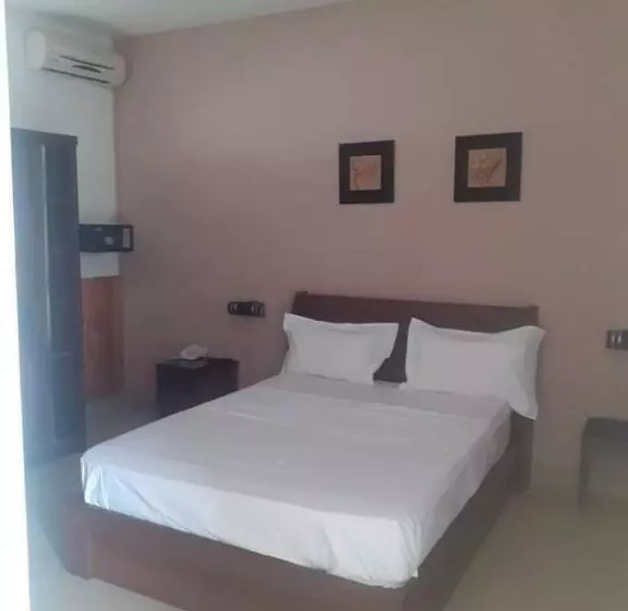 هتل Hôtel La Grillade