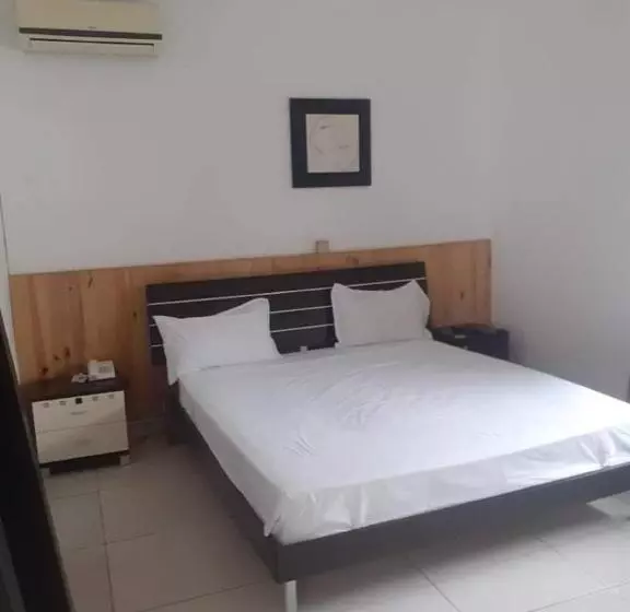 هتل Hôtel La Grillade