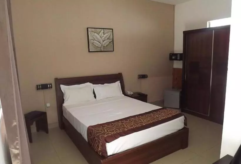 هتل Hôtel La Grillade