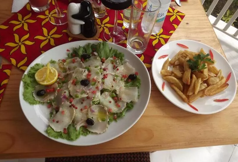 هتل Hôtel La Grillade