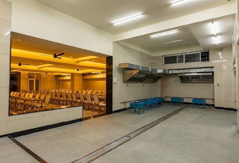 Hotel Patel Comforts Inn & Suites