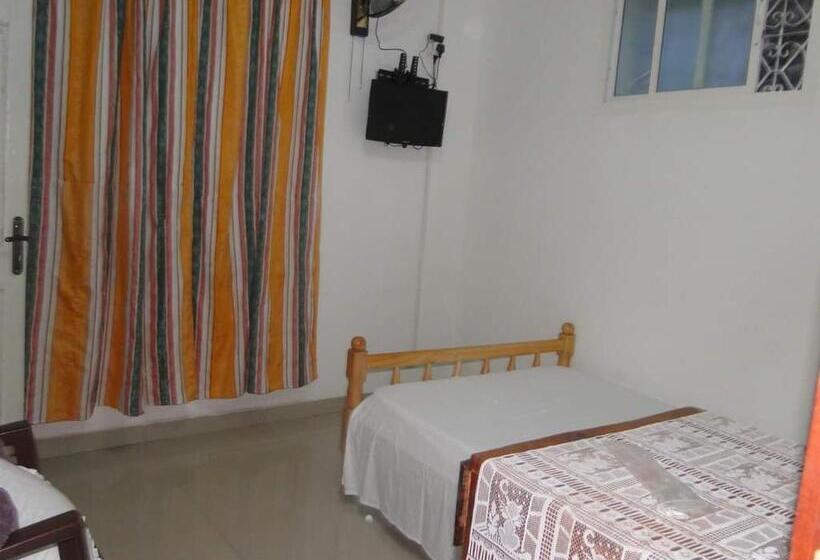 Medina Hotel Mutsamudu