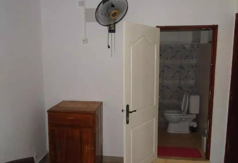 Medina Hotel   Mutsamudu