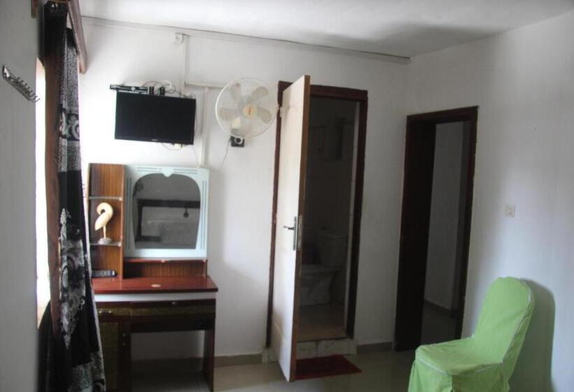 Medina Hotel Mutsamudu