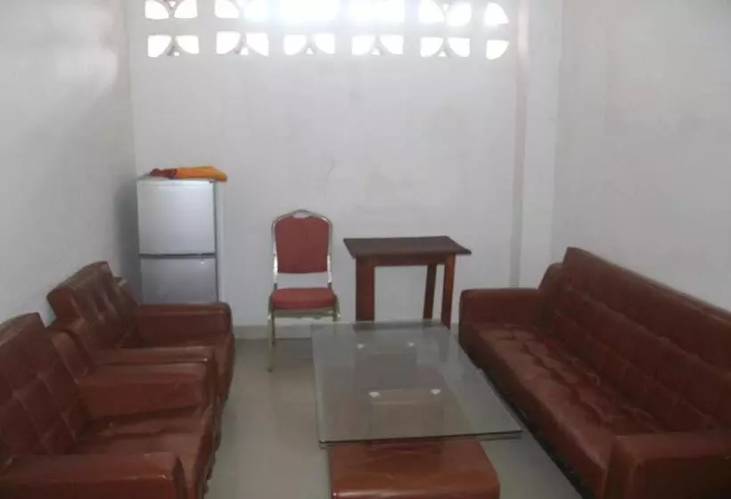 Medina Hotel   Mutsamudu
