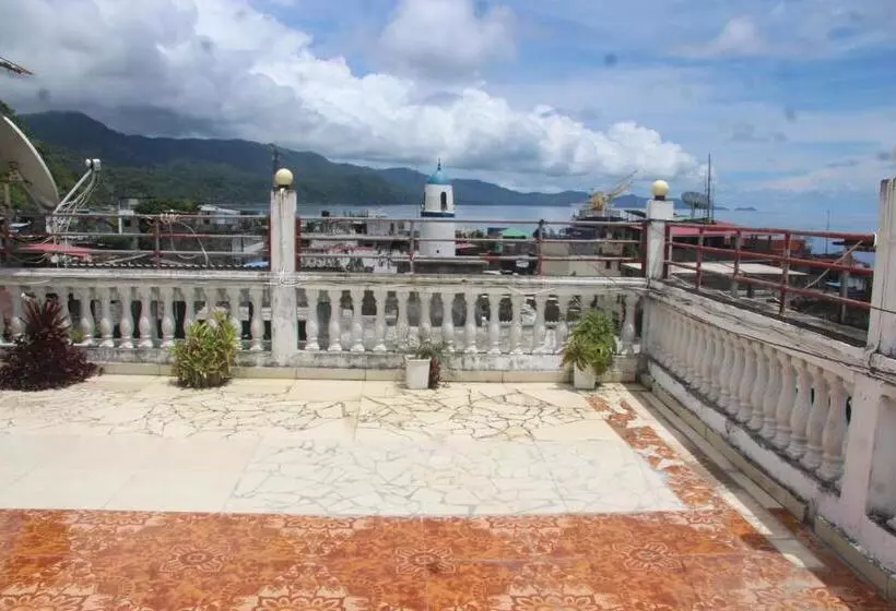 Medina Hotel   Mutsamudu